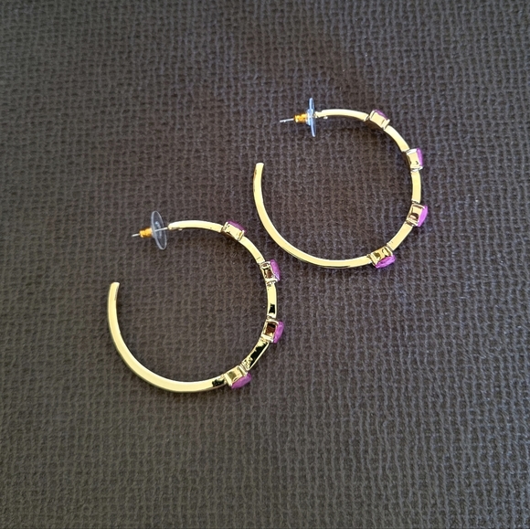Betsey Johnson Faceted Lilac Heart💜 Hoop Earrings - Picture 9 of 16